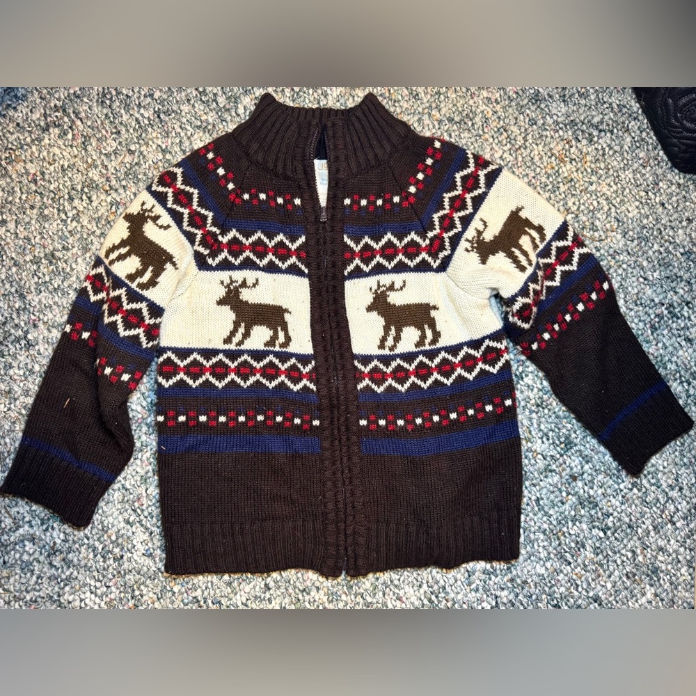 Cozy Kids Sweater with Reindeer Pattern